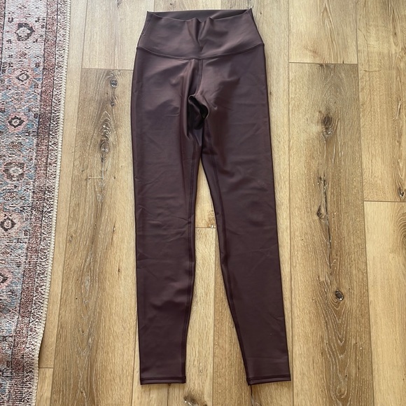 Alo Airlift Leggings - Picture 2 of 6